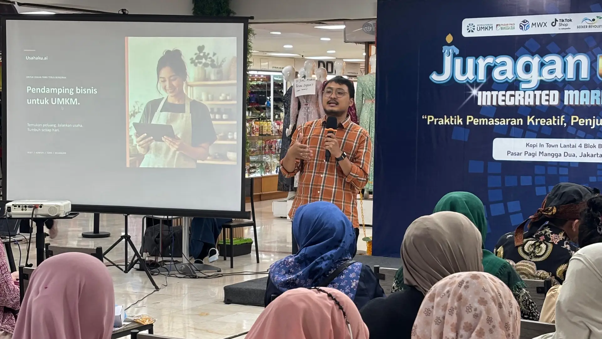 UMKM Belajar Pemasaran Digital, Teknologi, dan Strategi Penjualan Terpadu